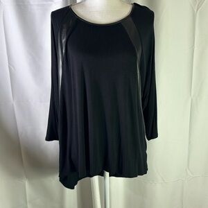 Maurice’s Black dressy women’s shirt sz 1 M/L‎